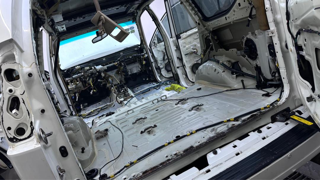 03年丰田霸道全车翻新多少钱,2004款丰田霸道拆车视频