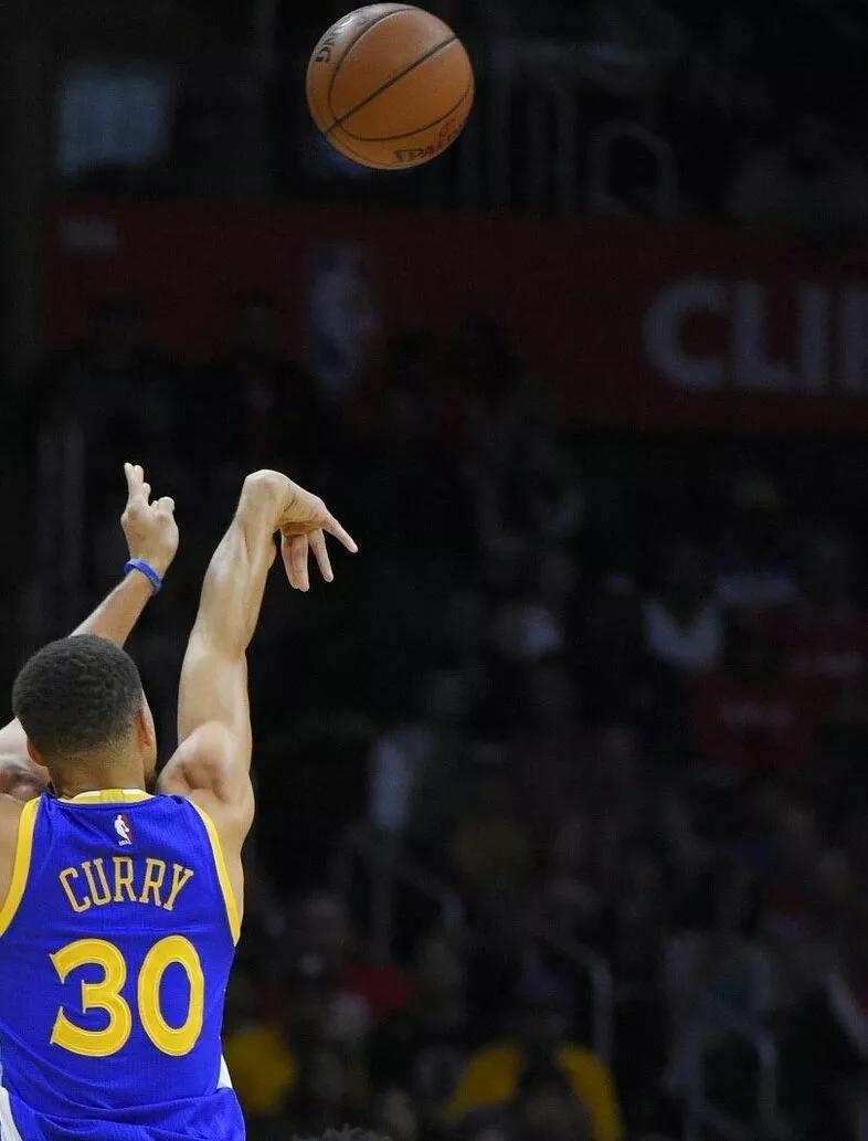 新王登基，三分王者史蒂芬.库里