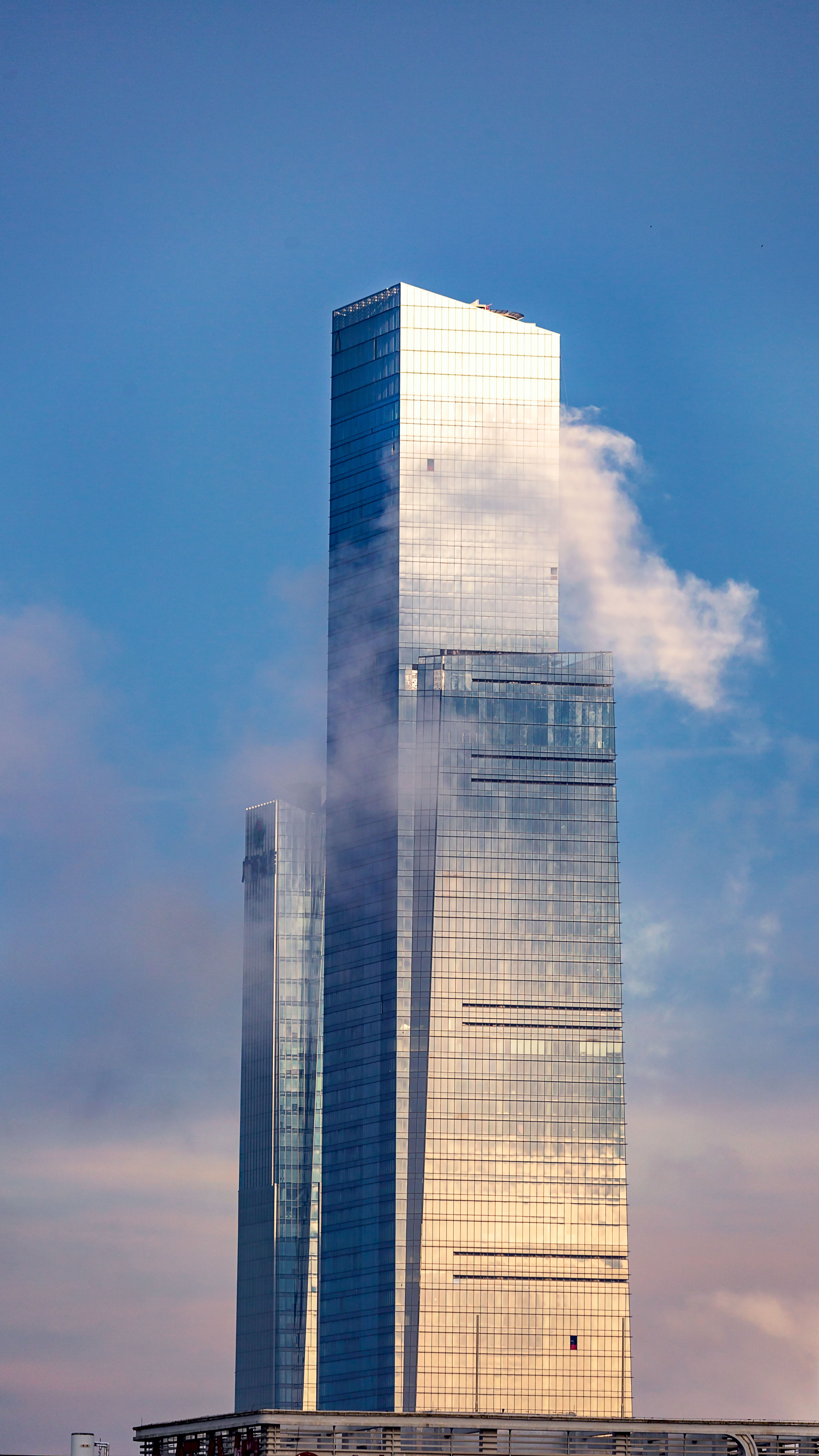 见证了一座城的变迁与发展,10年两座城的成长之路