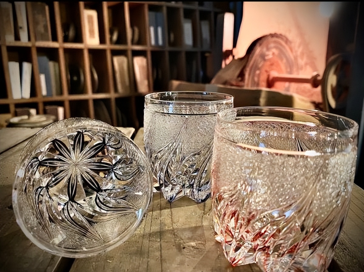 日本茑屋书店经营之道,最美书店电商冲击下日本茑屋书店