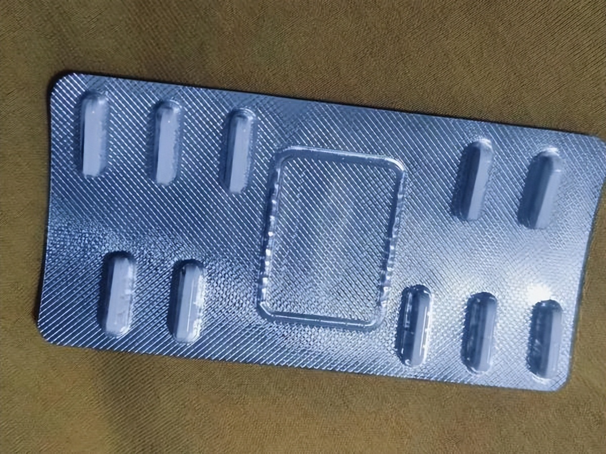 顶端100℃丨代购失联、患儿买不到药…氯巴占急需“身份证”