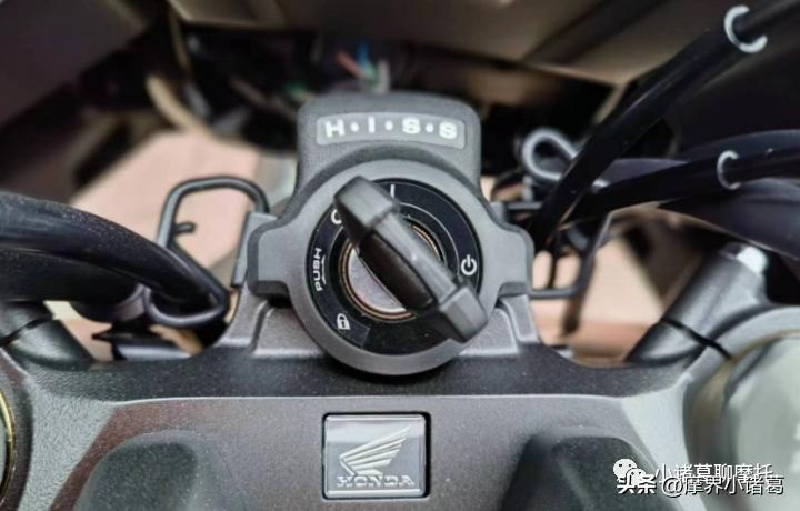 本田摩托车cb500x同cb400x有差别吗,cb400x跟cb500x有区别吗