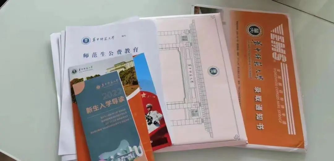 疫情当前警察不退坚守战疫一线,疫情不退警察不退用行动守护群众