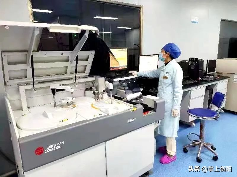 产妇大出血命悬一线市民争相献血,产妇剖腹产大出血命悬一线