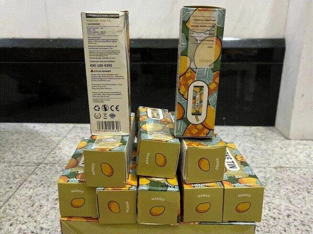 警察抓卖儿童案,警方捣毁卖淫窝点失足男青年