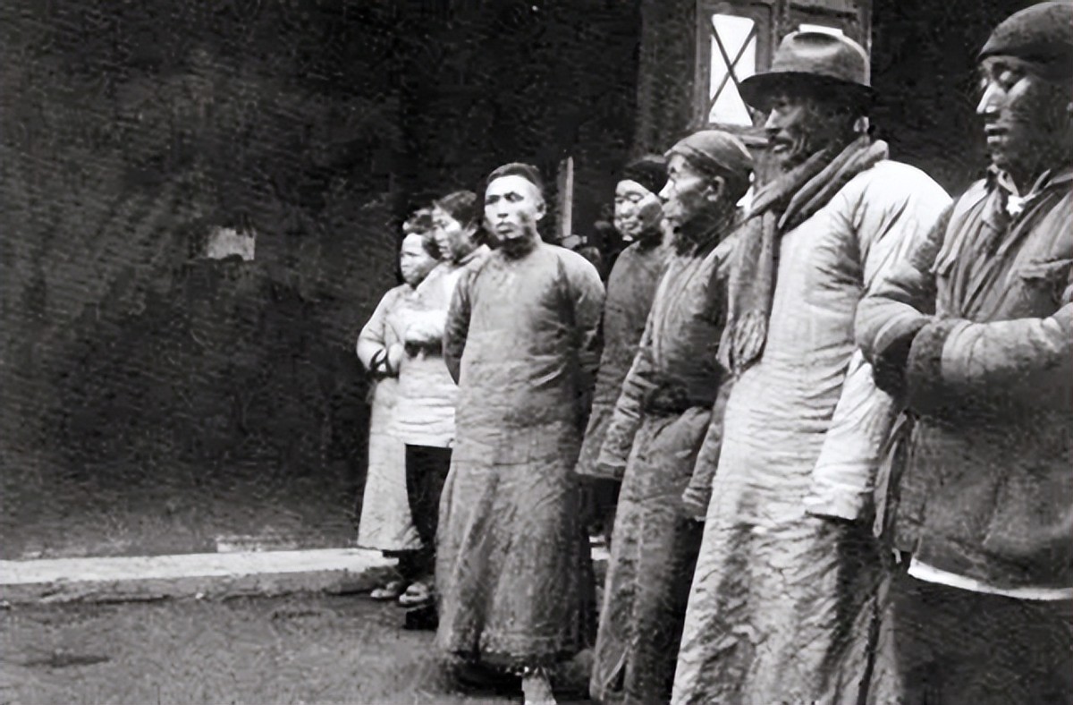 1952年凌迟处死的汉奸,第一位被处决的汉奸