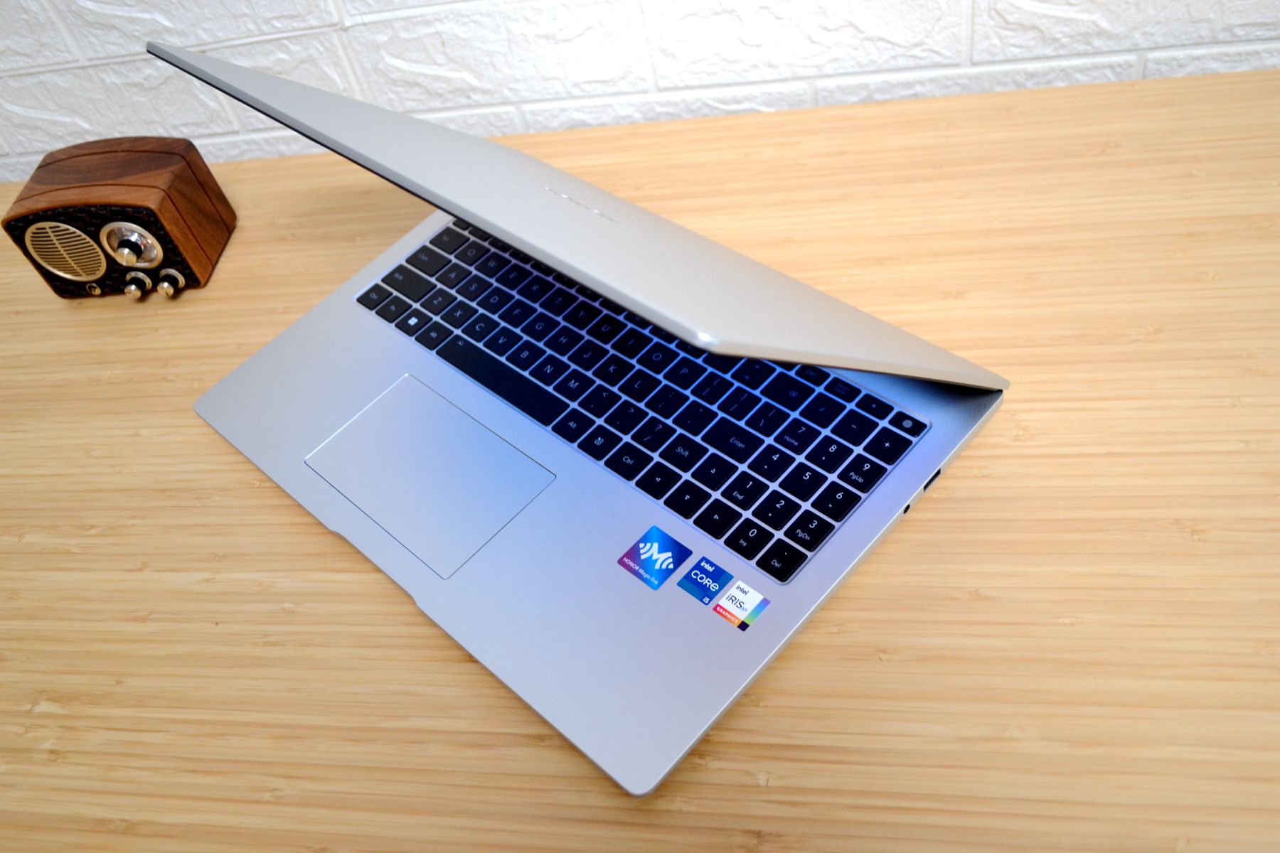 性能炸裂！16寸超窄边框+i5-12500H，荣耀MagicBookX16首发测评