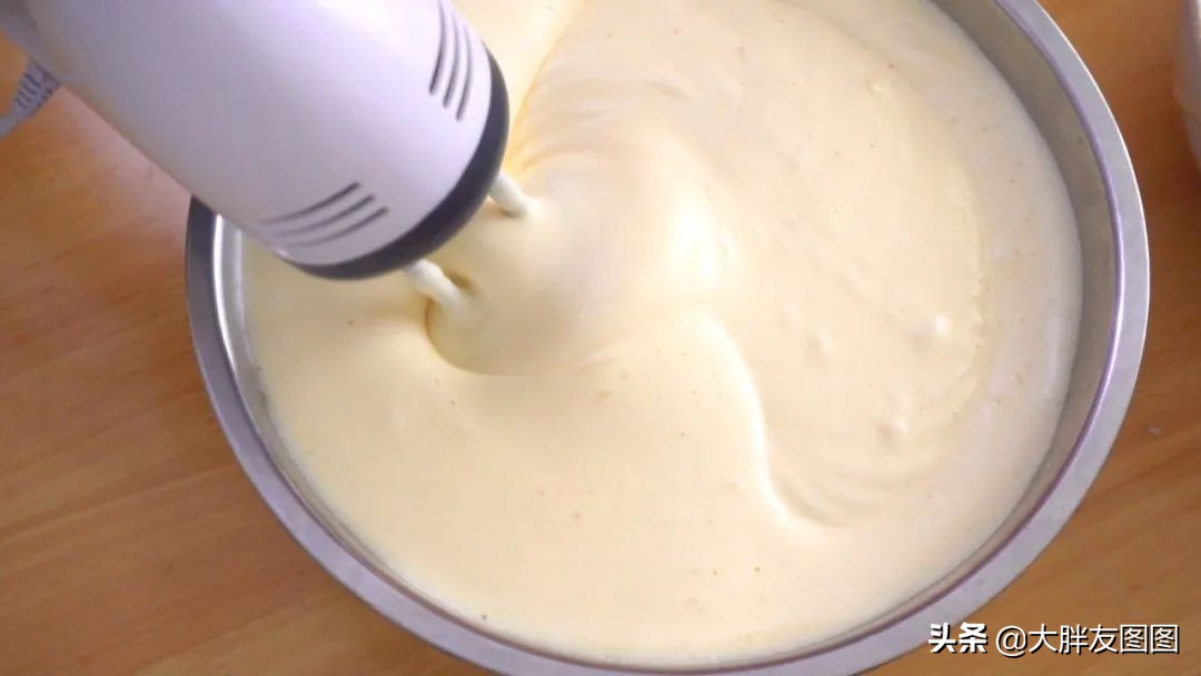 最简单的老式蛋糕的做法,松软细腻好吃的无水蛋糕的做法