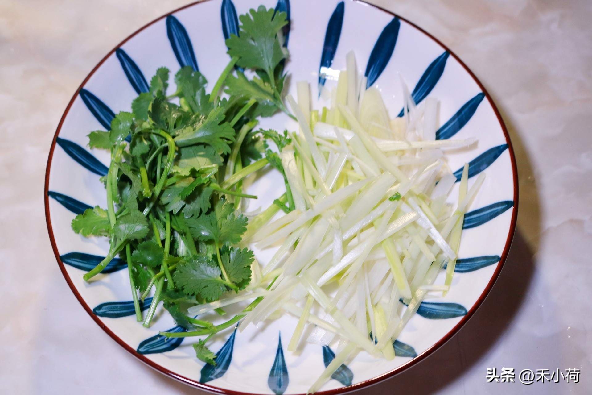 扇贝这样做香辣q弹10分钟就能上桌,海鲜扇贝的各种新吃法