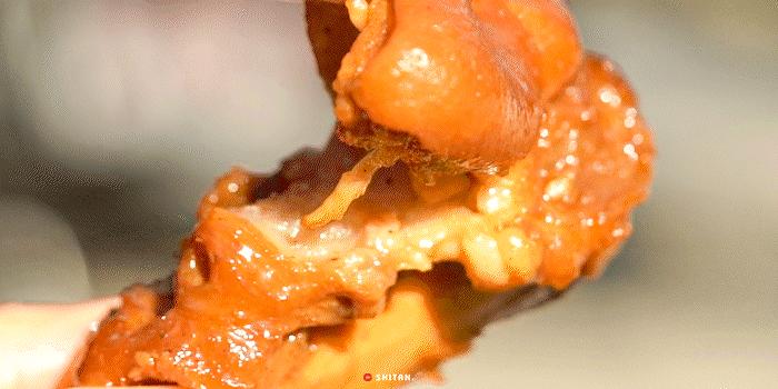 被套头了，「炸卤虎皮肥肠王」来了