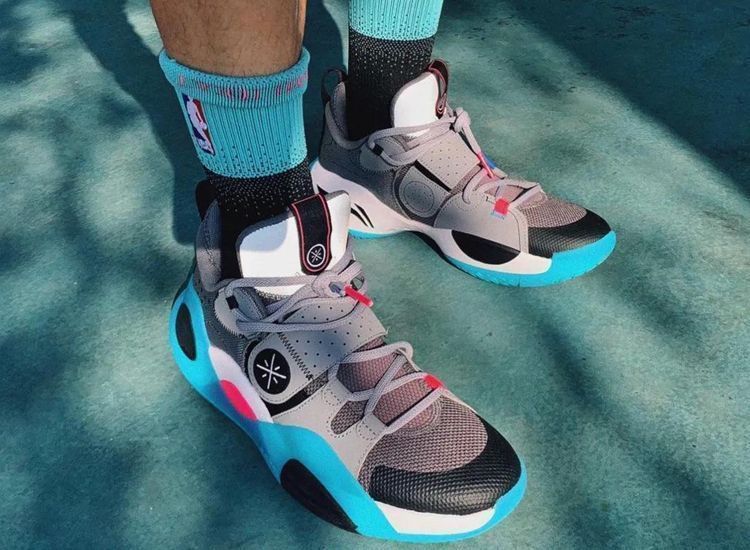 阿迪球鞋对比,正品国产耐克阿迪哪家好