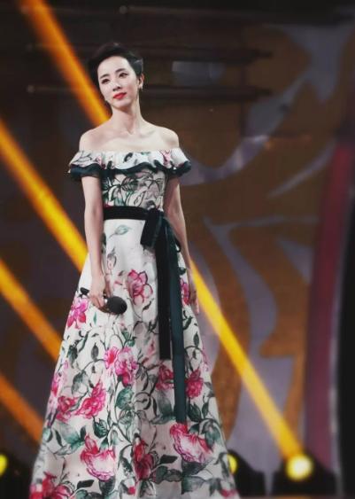 至今未婚的五位央视女主持人,14位央视美女主持人今昔对比