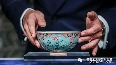 香港苏富比清康熙御制珐琅彩,清康熙霁蓝釉描金赏盘拍卖价格