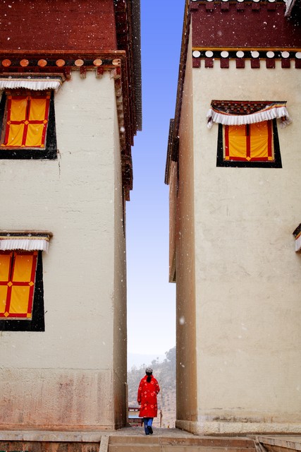 美女相亲62岁大叔,47岁美女相亲55岁大叔视频