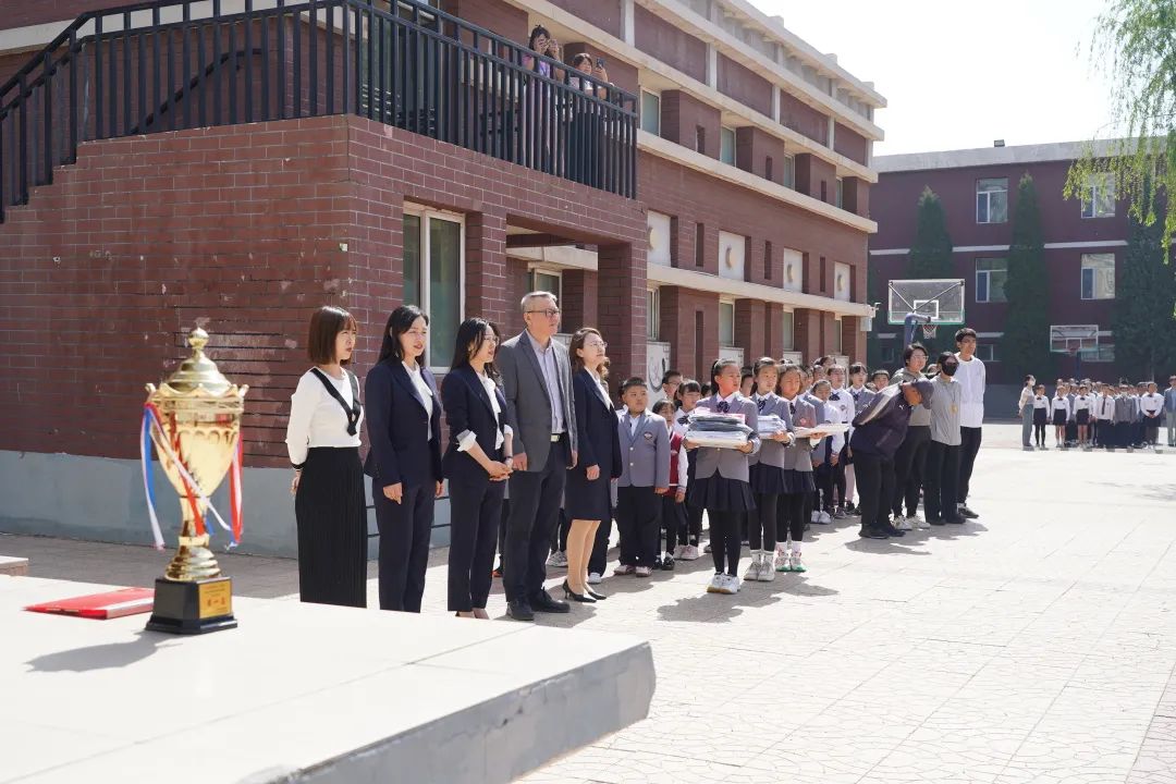 包头市青山区光荣道小学足球队,包头青山区哈达小学