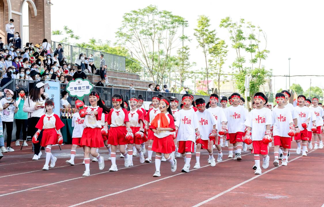 身体在奔,心在笑。新川外国语运动会,是一千种欢快的样子