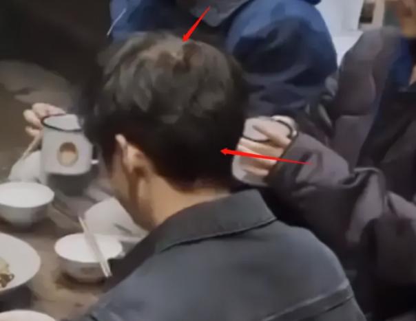 发际线秃的男星,盘点十大秃头男星佩戴假发