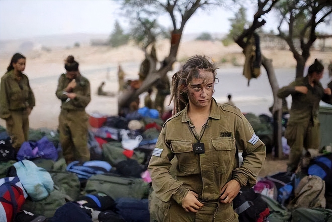 2003年，美国19岁女兵在伊拉克被俘遭受虐待，获救后美国奖励50万