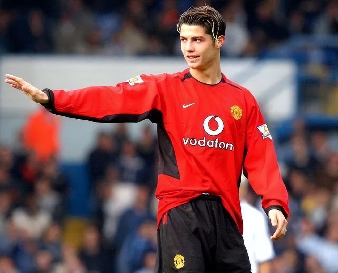 c罗37岁已经过了踢球的最好年纪,c罗15岁接受心脏病手术