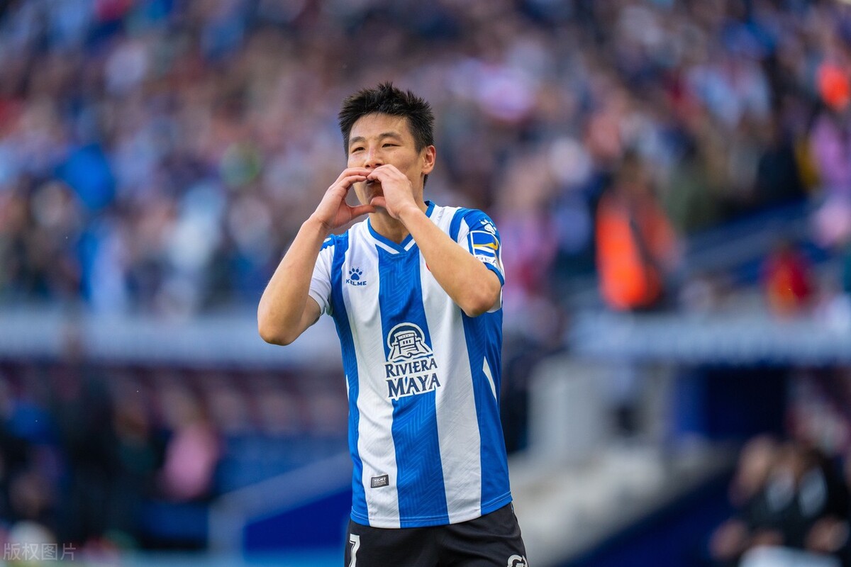 中国“球迷”有多贱？孙兴民在热刺帽子戏法，武磊躺着也挨骂