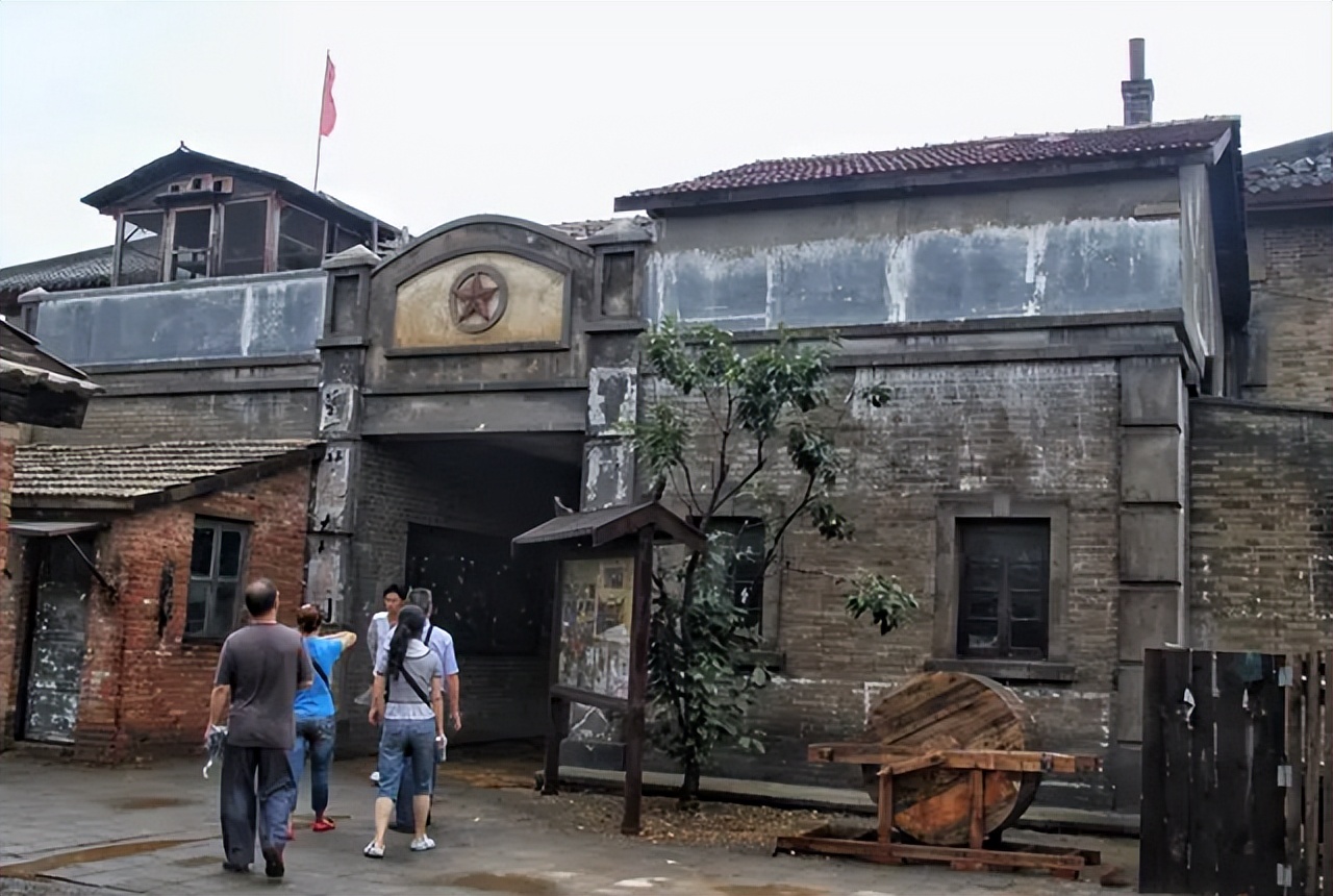 白宝山袭击装甲兵司令部,白宝山夜袭装甲兵