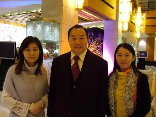 百亿富豪朱树豪：患癌坚持工作，带着氧气瓶看项目，去世留260亿