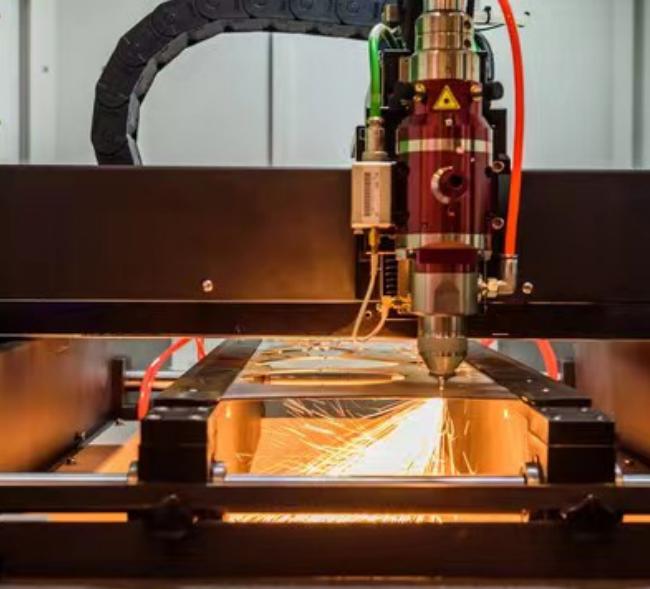 我国最强的激光炮穿透力有多强,激光炮能打穿地球吗