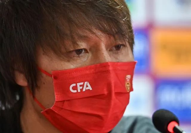 在罗布泊等待戈多,等待戈多故事梗概