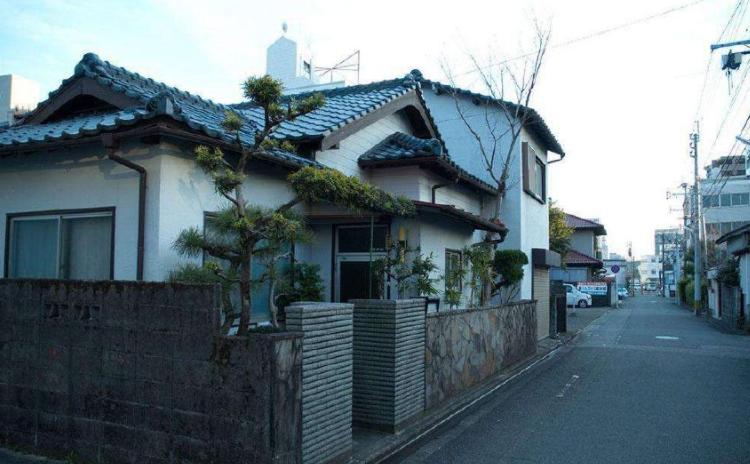 日本当年房价暴跌后股市怎么样,日本房价暴跌后没买房的过得怎样