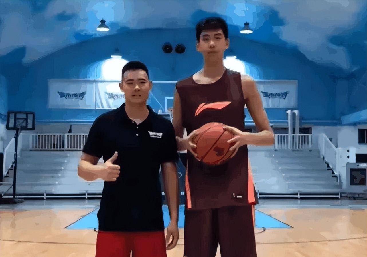 姚明cba各项数据纪录,cba总决赛姚明51分21篮板