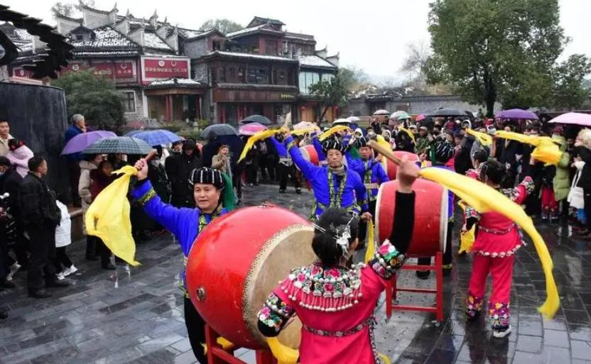 湖北与湖南交界的湖是什么湖,为何一湖相隔的湖北湖南差异巨大