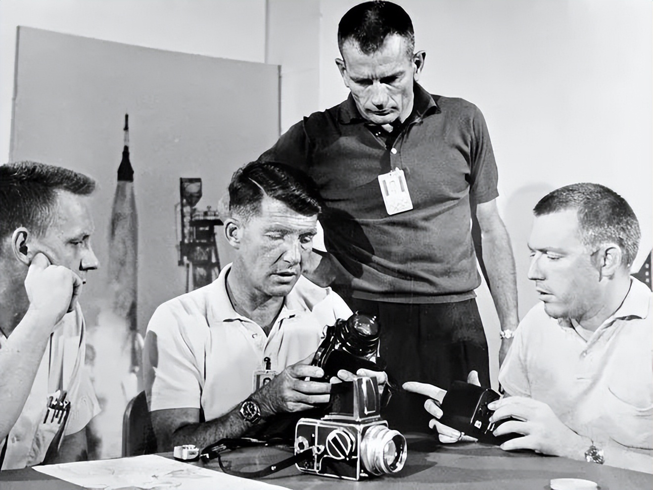 第一款月球相机,第1个登上月球的相机品牌是什么