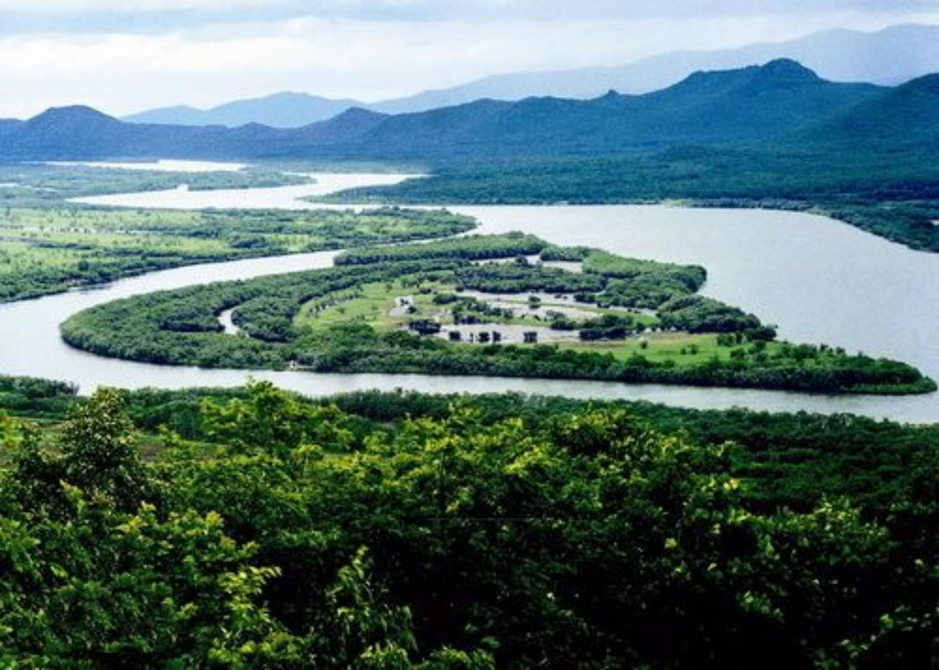 开国上将*锡联陈**:妻子是大将妻妹,小儿子北大毕业,授衔中将