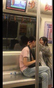 屏幕上出现五条白线什么意思,当屏幕出现五条虚线的时候