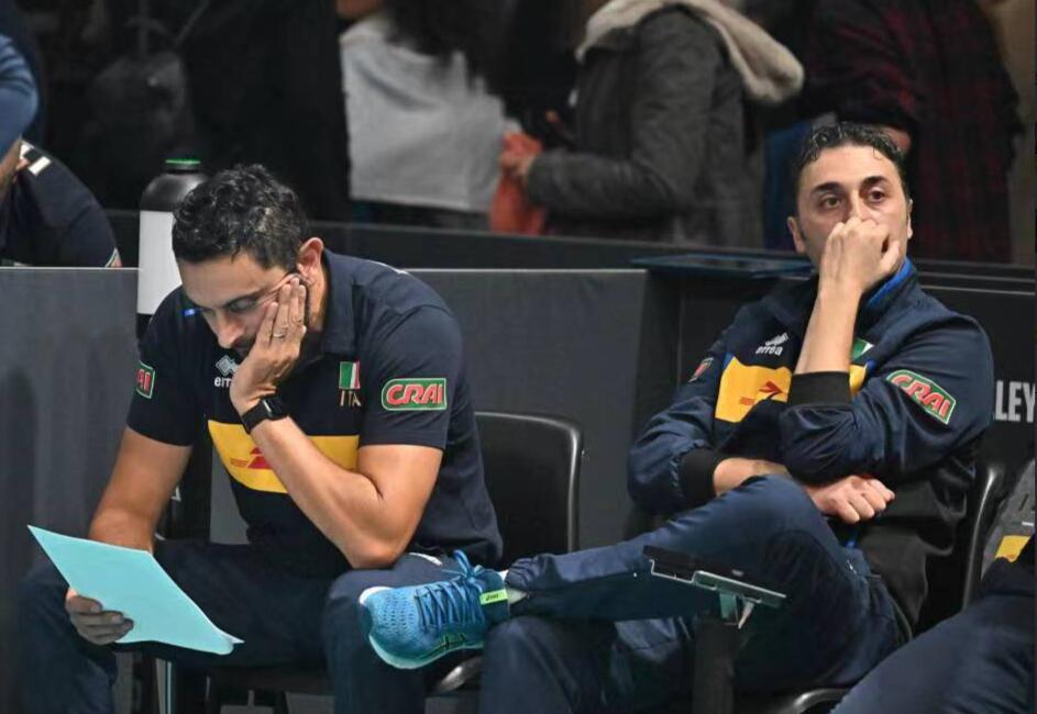 鎰忓ぇ鍒╁コ鎺掍富鏁欑粌璧涘悗閲囪,鎰忓ぇ鍒╁コ鎺掍富鏁欑粌鍑哄眬