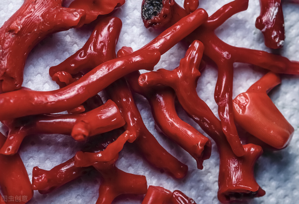 1克3000元左右的金属,1克的黄金为什么卖1000多钱