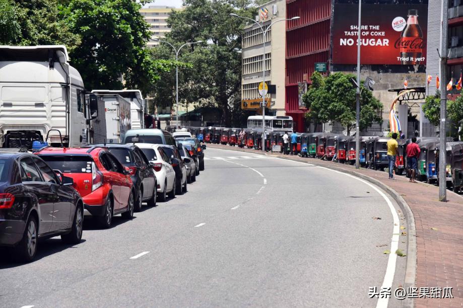 俄罗斯石油打折诱惑太大，美财长借机顺坡下驴，印度购买不受限制
