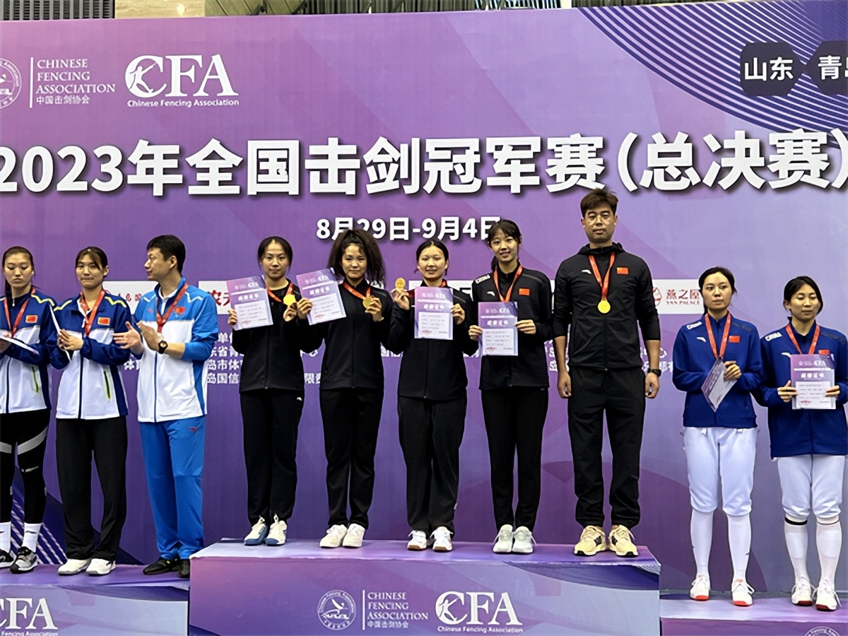 击剑李羿萱,临沂市击剑冠军