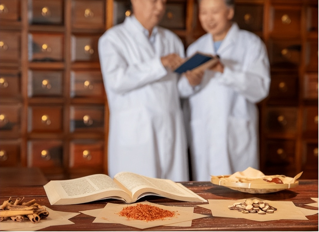 膝盖滑膜炎好治还是膝关节炎好治,膝关节炎为什么膝盖不疼