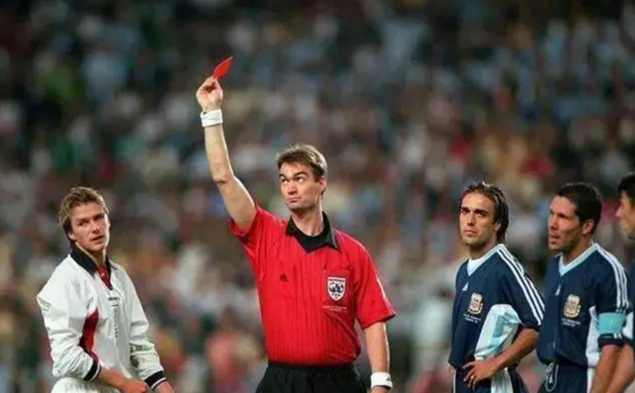 贝克汉姆被颜值耽误,贝克汉姆年轻时和现在的对比