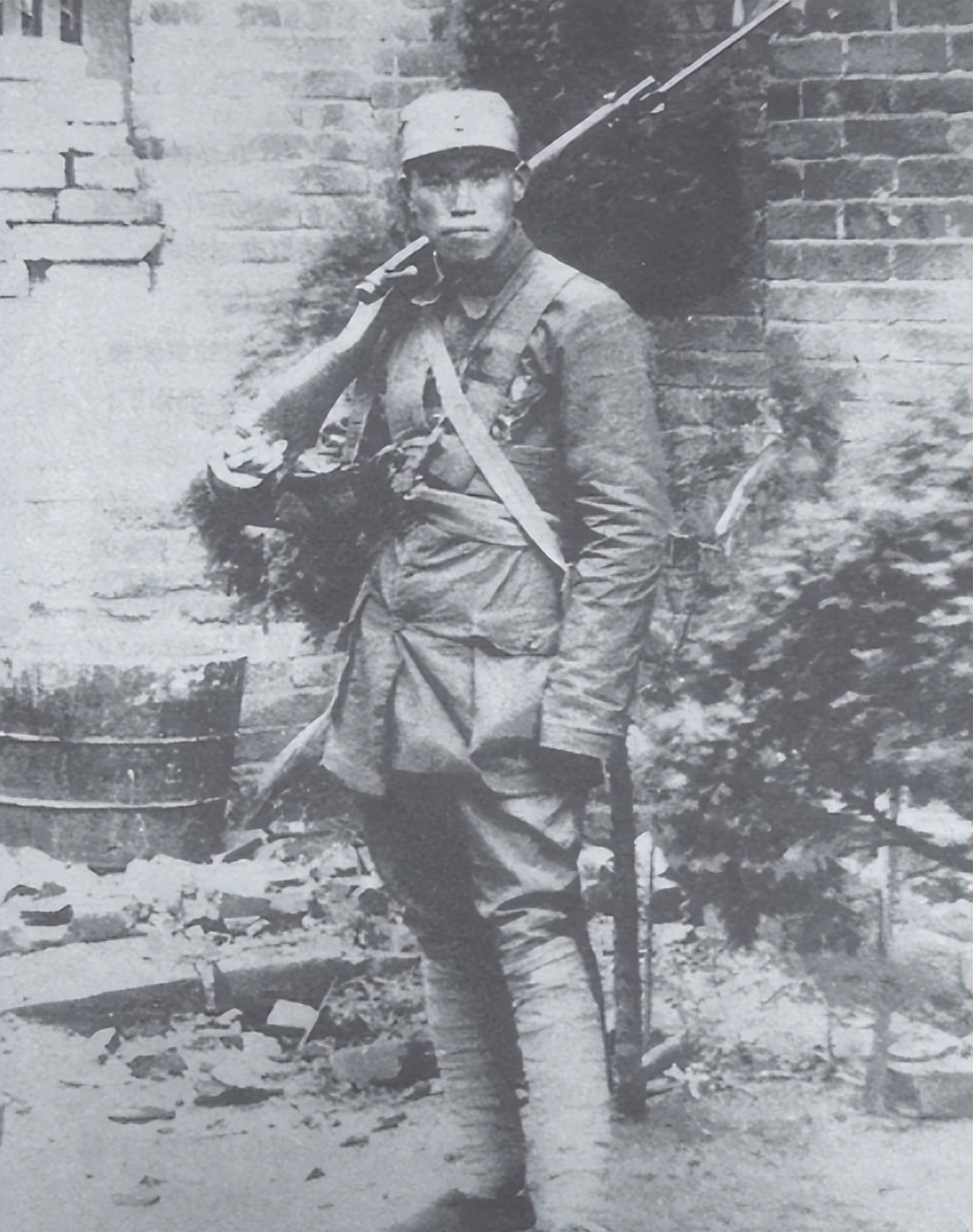 50年志愿军第一次总结大会，彭德怀厉声喝道：38军的梁兴初来了没