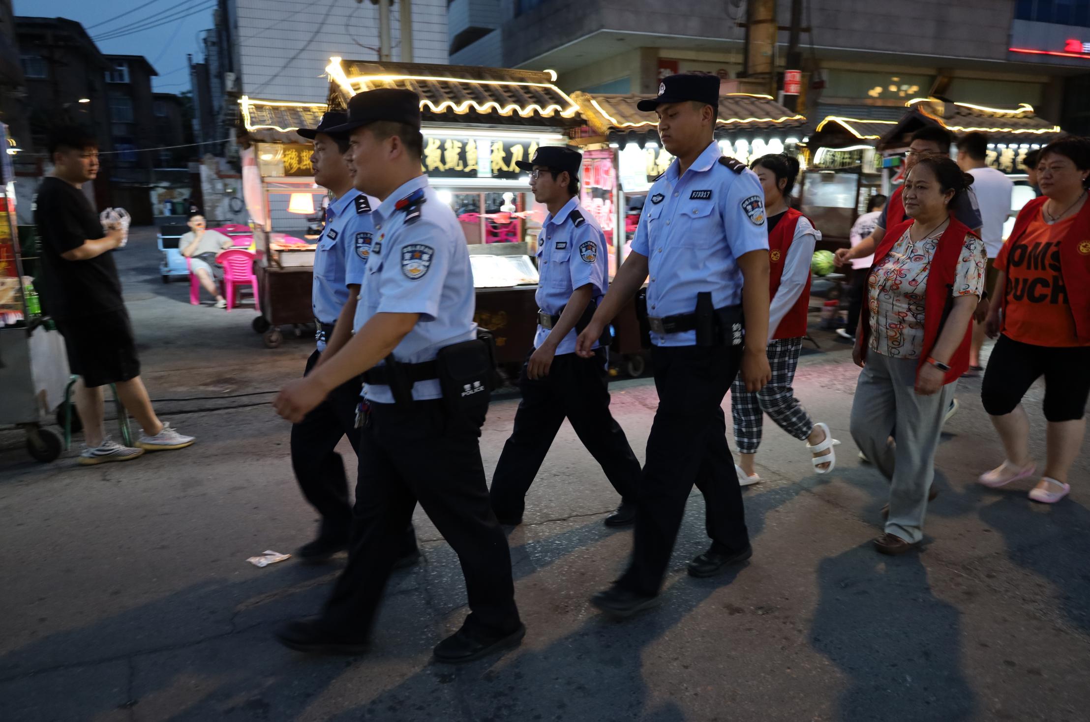 基层民警做示范勇争先,基层民警廉洁先进事迹