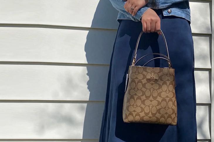 coach水桶爱心限量包新款搭配,coach包哪款最经典百搭