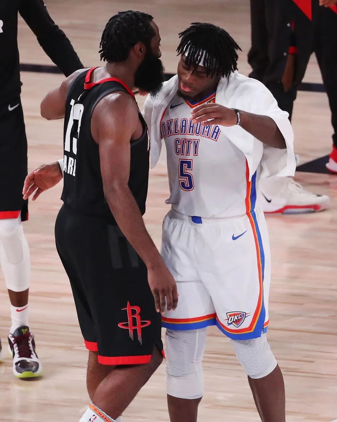 哈登的生涯薪资将超5亿,哈登最近三个赛季都落选最佳阵容