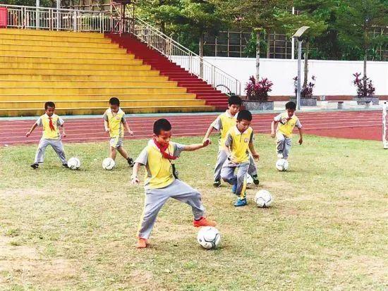 鎷晳涓浗瓒崇悆鐨勪汉,鎷晳涓浗瓒崇悆