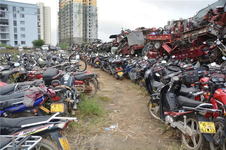 交警上门报废摩托车,上门收报废车车主不用去么