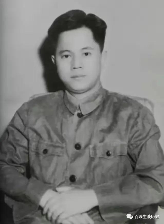 副总理*毅方**，坚持实事求是，正确看待两个凡是，推动高考制度恢复