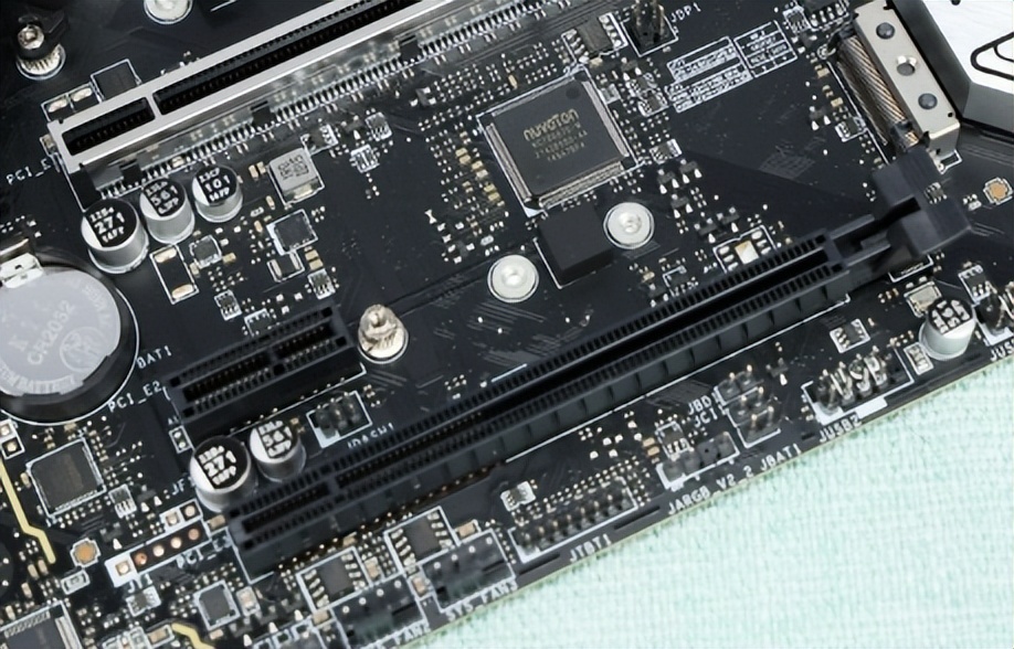 以迫击炮为例，B760首发贵100到底增强在哪了，值得入手吗