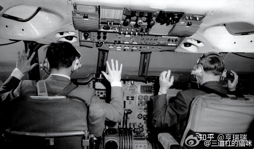 老飞机二战视频,70年代老古飞机