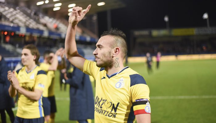 他其貌不扬，是“豆包姐”同胞，本赛季28岁的他要带队拿比甲冠军